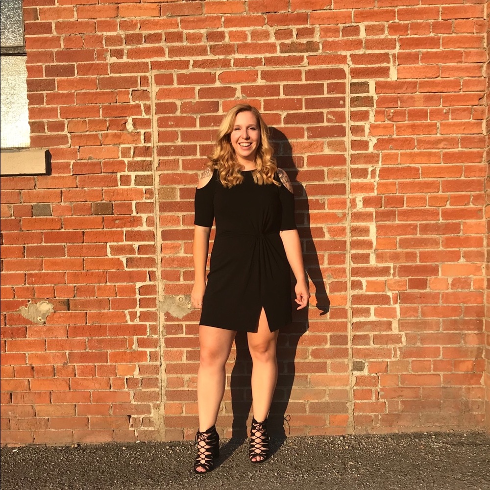 Meet your Posher, Dakota